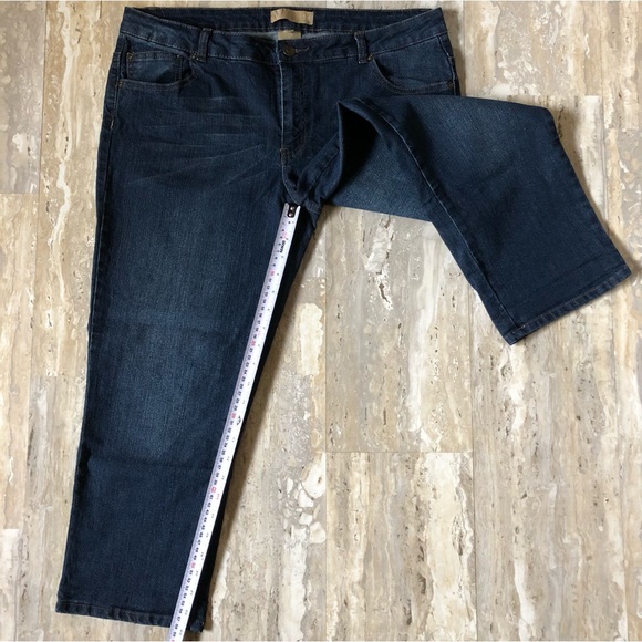 Vero Cropped Jeans by Veronique Cloutier - Picture 6 of 12